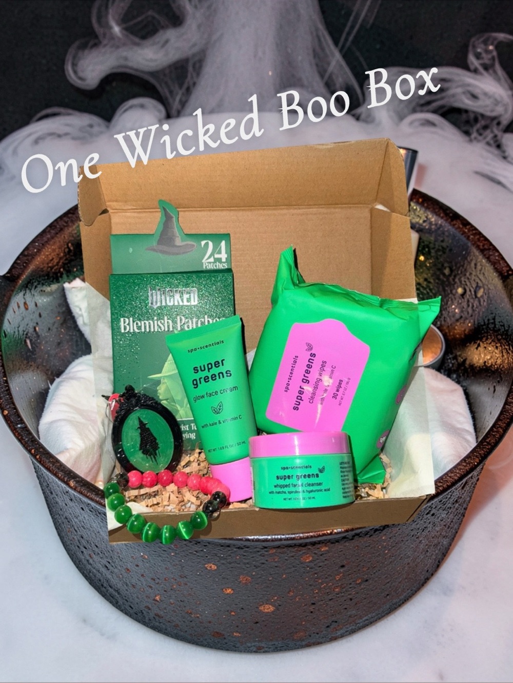 One Wicked Boo box with 10mm Cat eye Bracelet